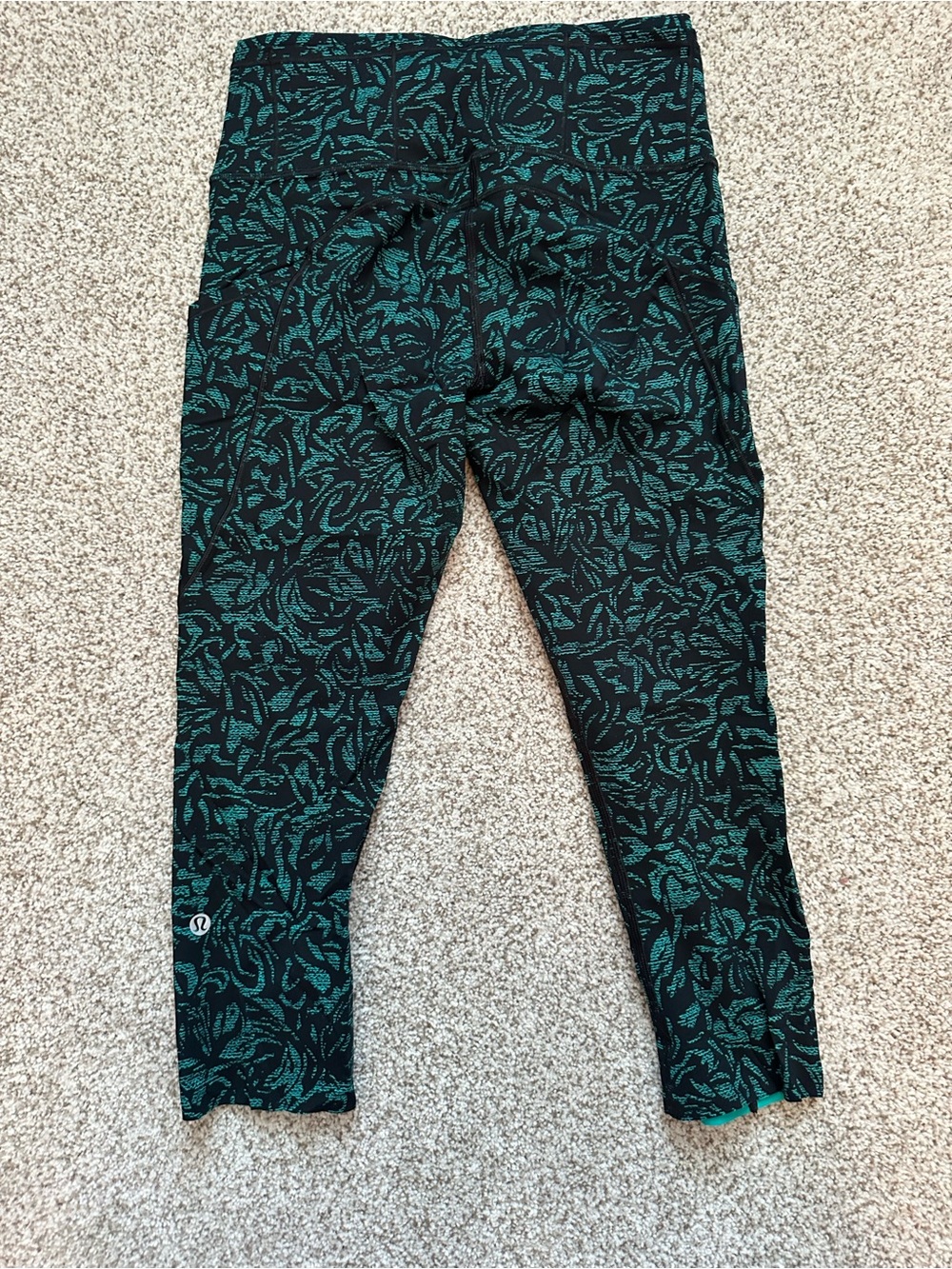 Lululemon fast and free crop legging size 8 - Picture 2 of 2